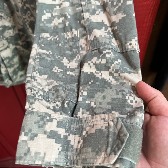 Military Field issue Bdu Camouflage universal Pattern zip up Sz Medium Regular - Picture 2 of 7